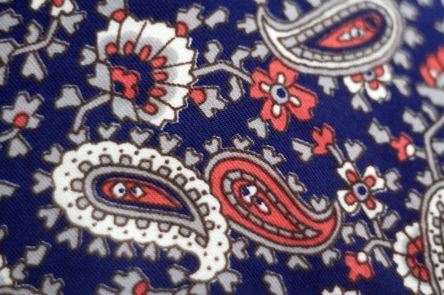 他の写真1: "JOSE PHANNE" ネイビー ペイズリー柄 長袖 ブラウス レギュラーカラー[20342]