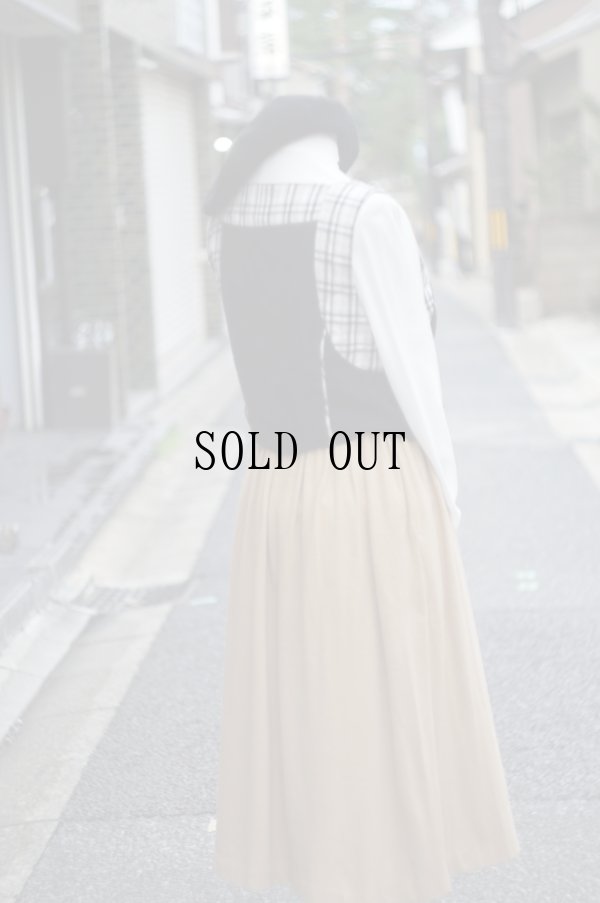 画像10: "Folk line" 無地 タータンチェック柄 黒×ベージュ ベスト ノーカラー 前開き [20338]