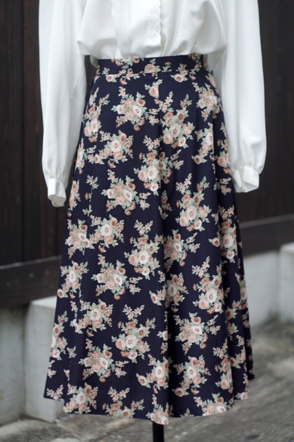 画像1: ネイビー 花柄 スカート フレア w63cm[20356]