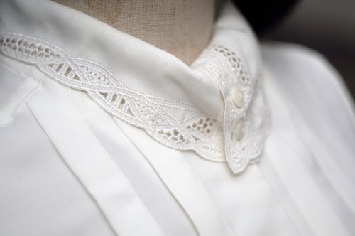 他の写真1: "Mercredi" 無地 白 長袖 ブラウス プリーツ スタンドカラー [20360]