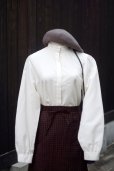 画像1: "KORET" US製 無地 白 長袖 ブラウス フリルスタンドカラー 比翼[20366] (1)