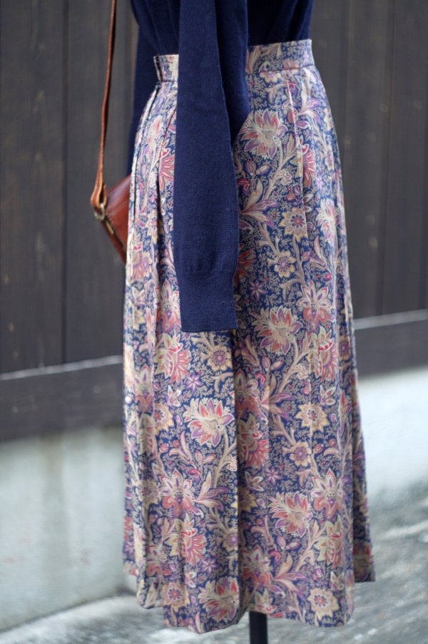画像3: ネイビー 花柄  スカート フレア w66cm[20377]