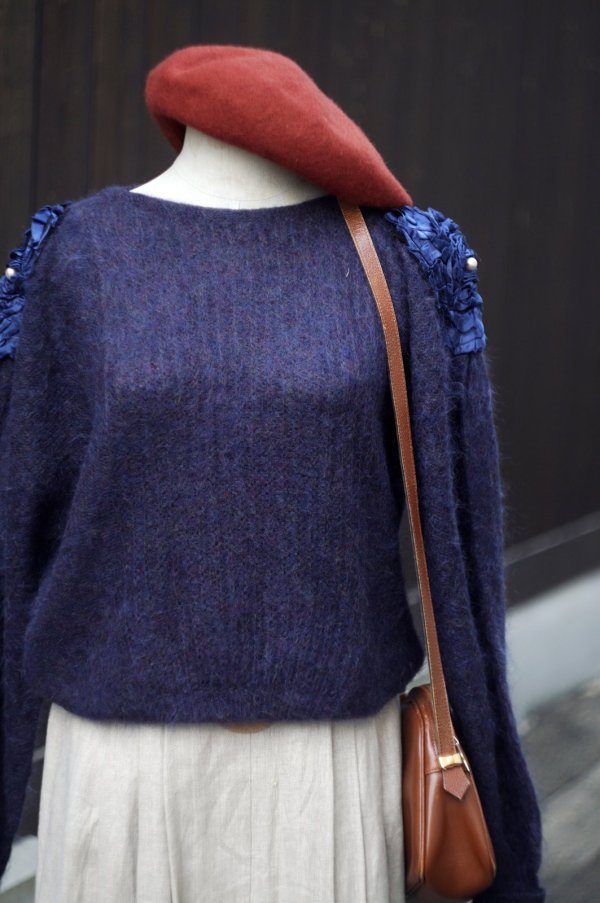 画像2: ”Soohia Pappas” イタリア製 ネイビー モヘア混 無地  お花 ニット ボートネック[20448]