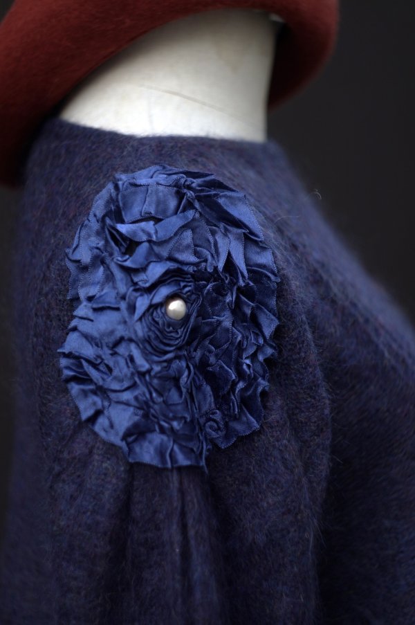 画像4: ”Soohia Pappas” イタリア製 ネイビー モヘア混 無地  お花 ニット ボートネック[20448]