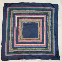 ネイビー系 幾何学模様 シルク スカーフ 81cm×81cm[20398]