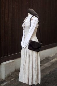 "Land Haus" ベージュ系 無地×チェック柄 チロル ジャンパースカート  飾りボタン マキシ丈 [20453]