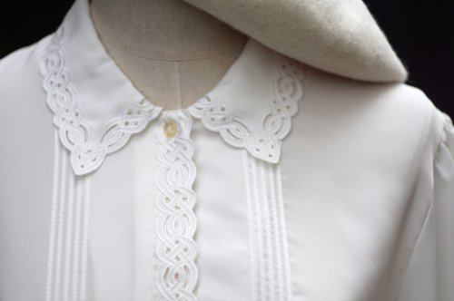 他の写真1: ”ER ROCHE” 白 長袖 ブラウス レギュラーカラー ピンタック 比翼[20460]