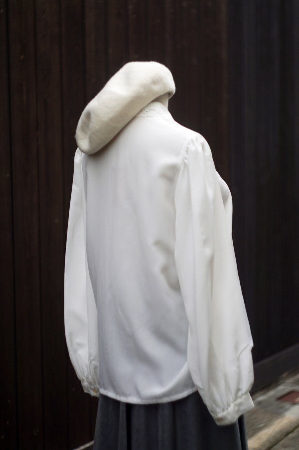 画像8: ”ER ROCHE” 白 長袖 ブラウス レギュラーカラー ピンタック 比翼[20460]