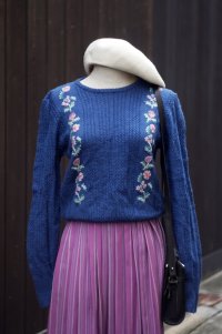 "SUSAN BRISTOL" 無地  ブルー系 ニット ウール ラウンドネック お花 [20458]