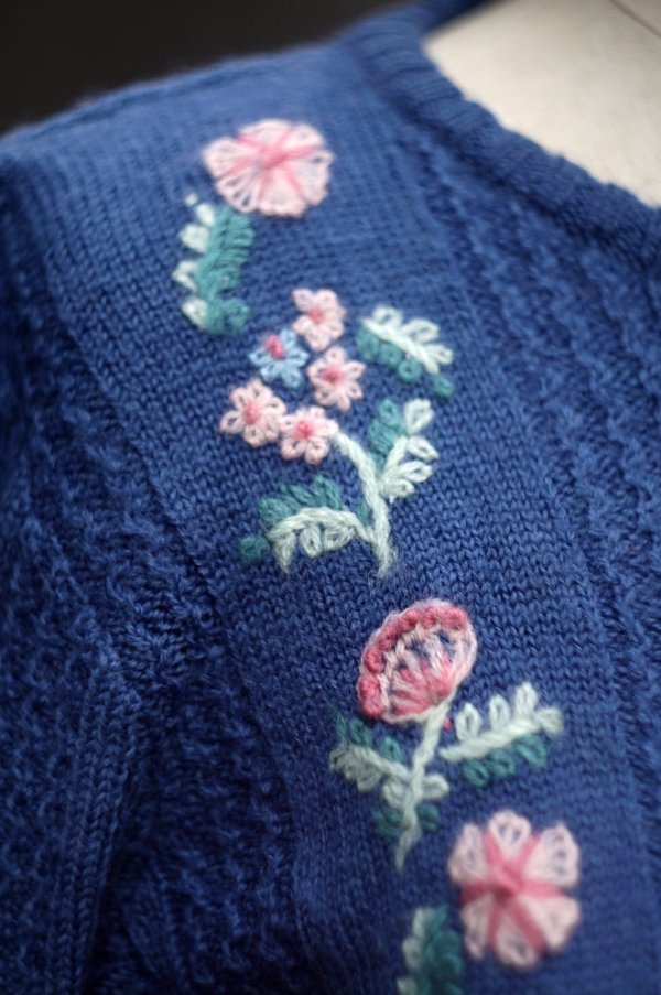 画像3: "SUSAN BRISTOL" 無地  ブルー系 ニット ウール ラウンドネック お花 [20458]