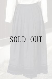 黒 無地 チロル スカート フレア お花 刺繍 ベロア素材  w65cm[20464]