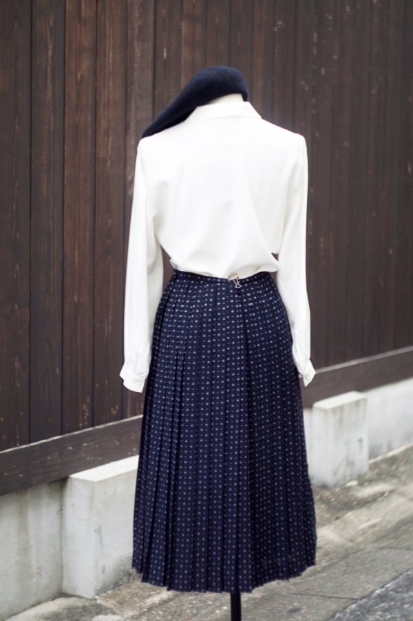 画像11: ”PER QUANIO” 白 長袖 ブラウス レギュラーカラー ピンタック カッティングレース[20485]