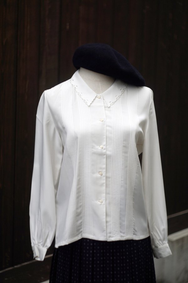 画像9: ”PER QUANIO” 白 長袖 ブラウス レギュラーカラー ピンタック カッティングレース[20485]