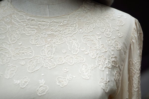 画像3: アイボリー 長袖 シルク ブラウス ラウンドネック お花 刺繍 [20488]