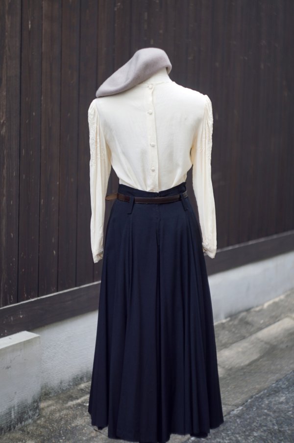 画像9: アイボリー 長袖 シルク ブラウス ラウンドネック お花 刺繍 [20488]