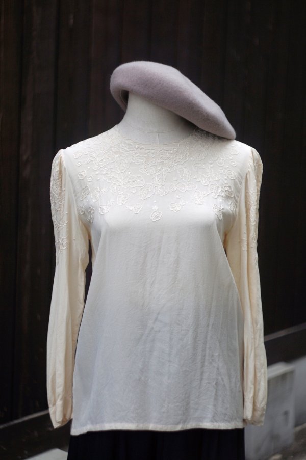 画像7: アイボリー 長袖 シルク ブラウス ラウンドネック お花 刺繍 [20488]