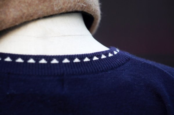 画像10: "WHITE ITARKIARD" 無地  ネイビー系 ニット ウール混 ラウンドネック くま [20493]