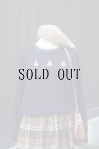 "WHITE ITARKIARD" 無地  ネイビー系 ニット ウール混 ラウンドネック くま [20493]