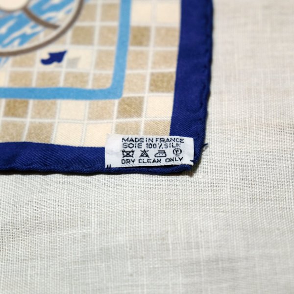 画像10: ”HERMES” フランス製 ネイビー×ブラウン系  パラグライダー柄  ミニスカーフ 41cm×41cm[20564]