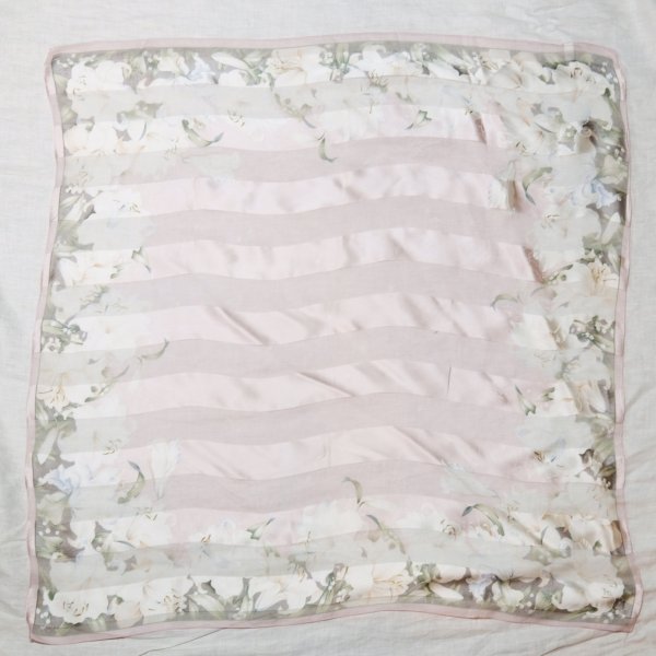 画像1: ピンク系 シルク 百合柄  スカーフ 86cm×86cm[20553]