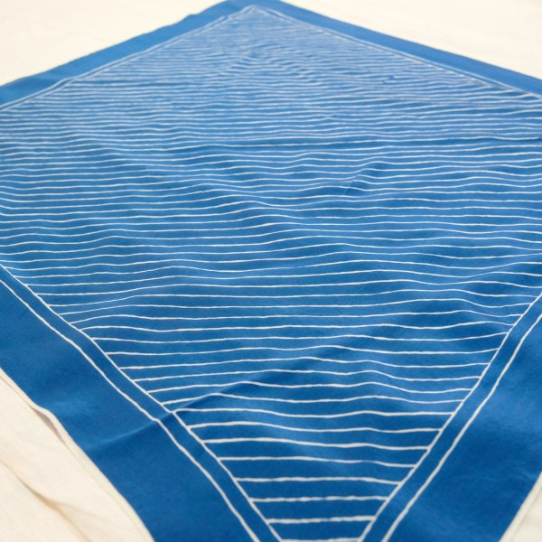 画像4: "Lui Chantant"  ブルー×白 シルク ストライプ柄  スカーフ 72cm×72cm[20556]