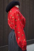 画像5: "VELLEJU" 総柄 赤 長袖 ブラウス レギュラーカラー ロンドン兵[20499] (5)