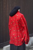 画像10: "VELLEJU" 総柄 赤 長袖 ブラウス レギュラーカラー ロンドン兵[20499] (10)