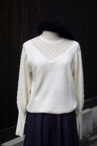 ”BROWNSTONE STUDIO” 無地 白系 ニット セーター ラウンドネック [20510]