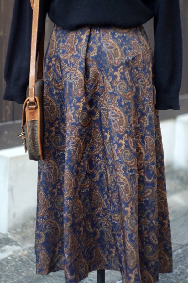 画像4: ”DECADELA” ネイビー×ブラウン系 ペイズリー柄 スカート フレア w71cm[20517]