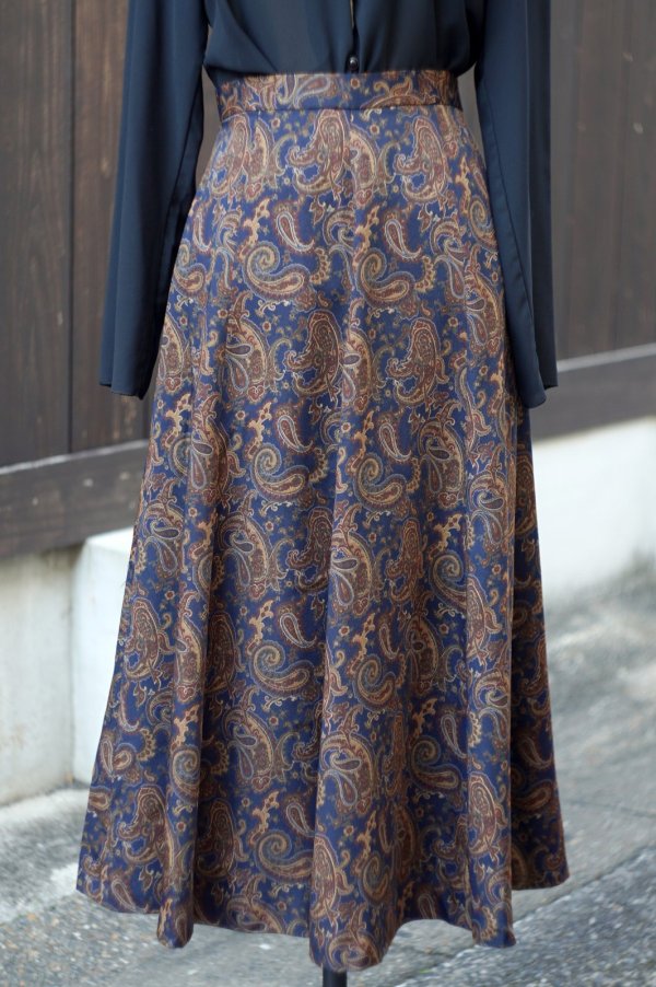 画像1: ”DECADELA” ネイビー×ブラウン系 ペイズリー柄 スカート フレア w71cm[20517]
