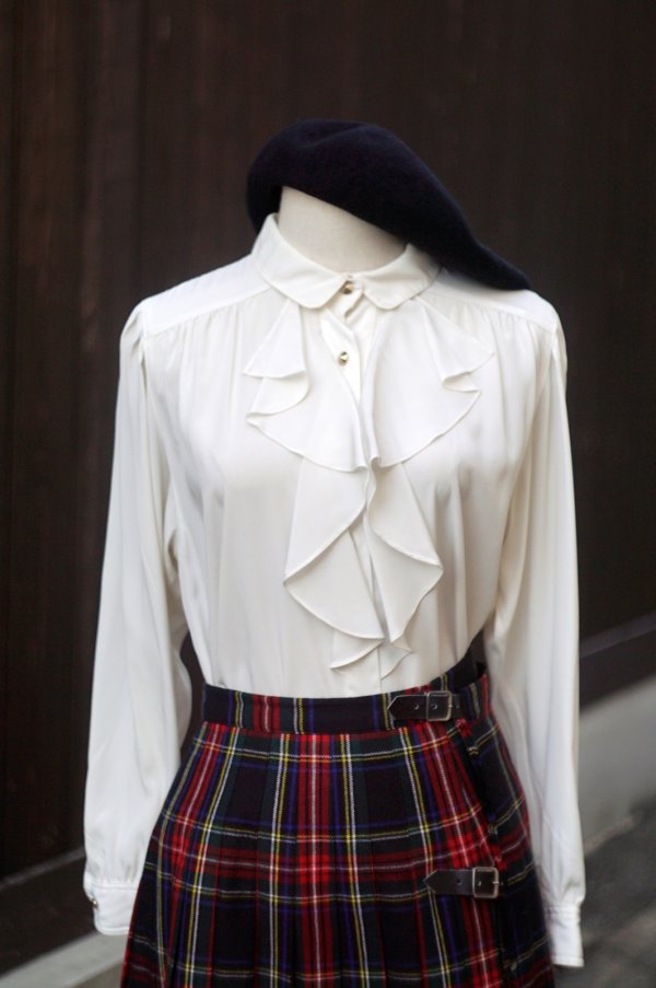 画像1: "Leilian" 無地 白 長袖 ブラウス レギュラーカラー フリル ギャザー[20536]