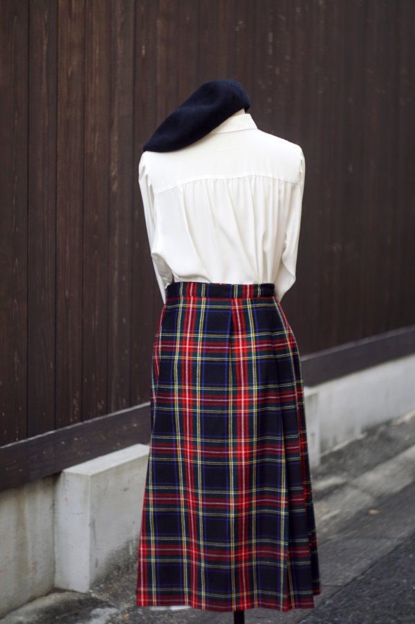 画像9: ”GLENPOSE” スコットランド製 タータンチェック柄 ピュアウール マルチカラー系 巻きスカート フレア サイズ調整可能 w74cm[20522]