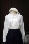 画像1: "PIAPLUCK" 無地 白 長袖 ブラウス ボウタイカラー [20528] (1)