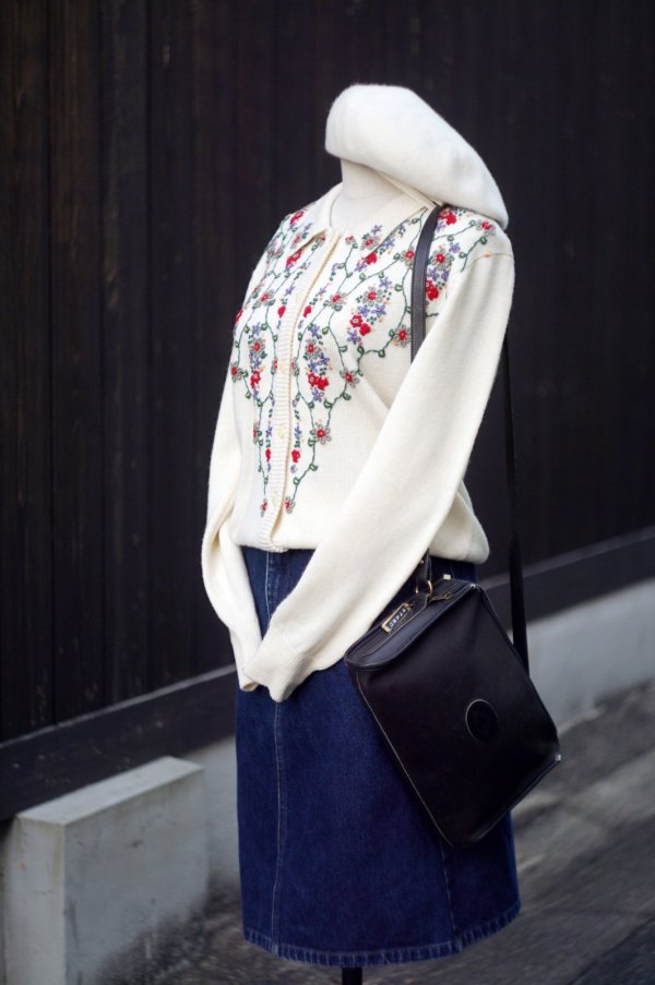 画像7: 無地 アイボリー  ニット カーディガン スタンドカラー お花 刺繍[20520]