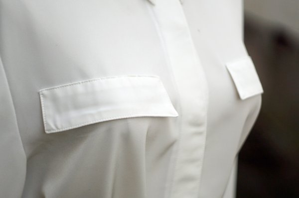 画像4: ”BALENCIAGA” 無地 白 長袖 ブラウス レギュラーカラー 比翼 ポケット風[20538]