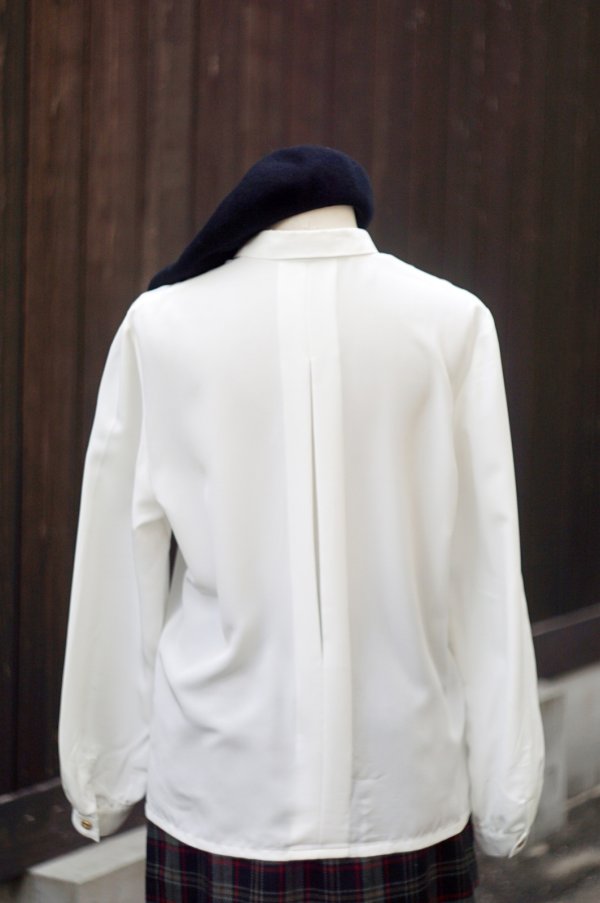 画像7: ”BALENCIAGA” 無地 白 長袖 ブラウス レギュラーカラー 比翼 ポケット風[20538]