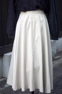 アイボリー系 レーヨン混 無地 スカート フレア  w66cm[20566]