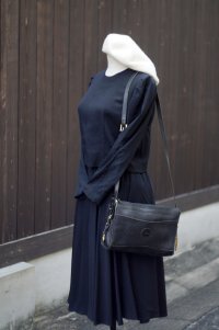 ”Barce-Lona” 黒系 無地 長袖 レトロワンピース ノーカラー セットアップ風 パフスリーブ[20579]