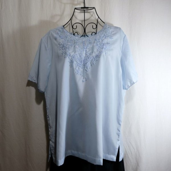 画像4: 無地 水色 半袖 ブラウス ノーカラー [16325]