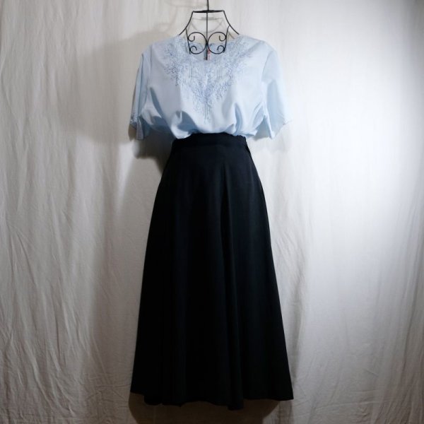 画像3: 無地 水色 半袖 ブラウス ノーカラー [16325]