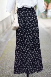 花柄 ブラック×ホワイト スカート フレア w/67cm [17337]