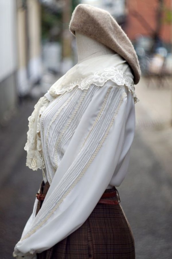 画像3: 無地 白 長袖 ブラウス レースカラー ボウタイ フリル [16741]