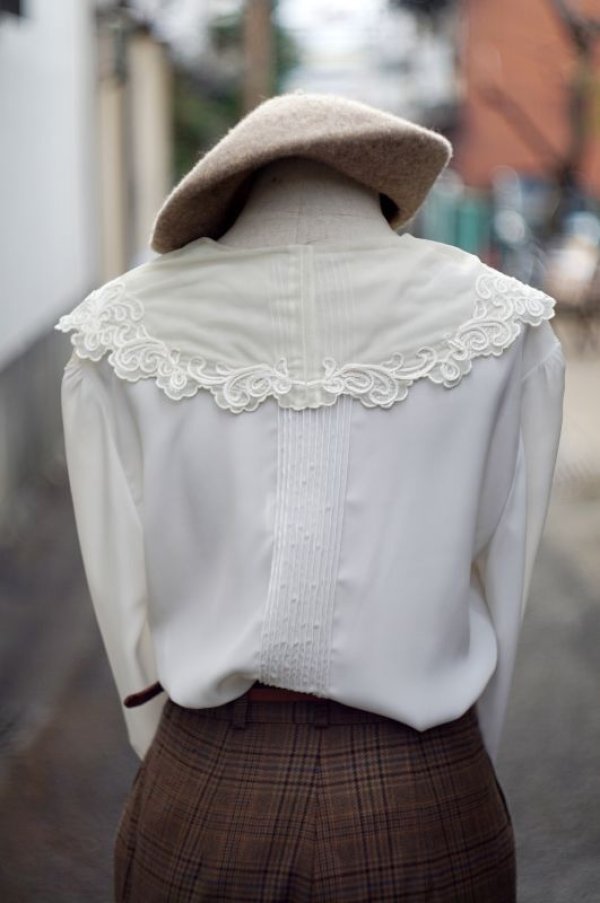 画像4: 無地 白 長袖 ブラウス レースカラー ボウタイ フリル [16741]