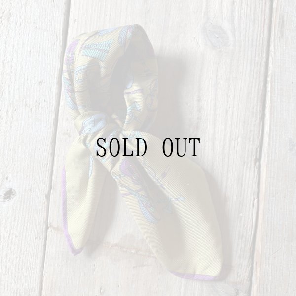 画像7: "Gianni Versace ヴェルサーチ" 楽器絵模様 シルク スカーフ 42cm×42cm[19939]