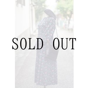 画像: US製 花柄 黒 長袖 レトロワンピース コーデュロイ ノーカラー[19042]