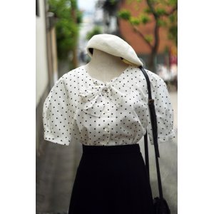 画像: "DIAS by Tokyo blouse" 白×黒  ドット柄 半袖  ブラウス リボン   パフスリーブ[19863]