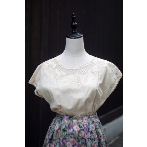 画像: ”jeanjaures” 無地 生成 コットン 半袖 ブラウス ラウンドネック 刺繍[19936]