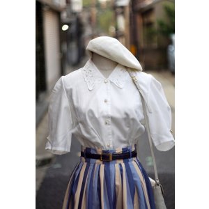 画像: "蒼い妖精" 無地 白 半袖 ブラウス レギュラーカラー カッティングレース パフスリーブ  [20033]