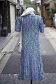 画像4: "VOIR" 花柄 リバティ ブルー系 半袖  レトロワンピース ラウンドネック プリーツ加工[20061]