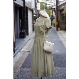 画像: "LUIEZ" 無地 ライトグリーン フレンチスリーブ レトロワンピース ラウンドネック 刺繍[20068]